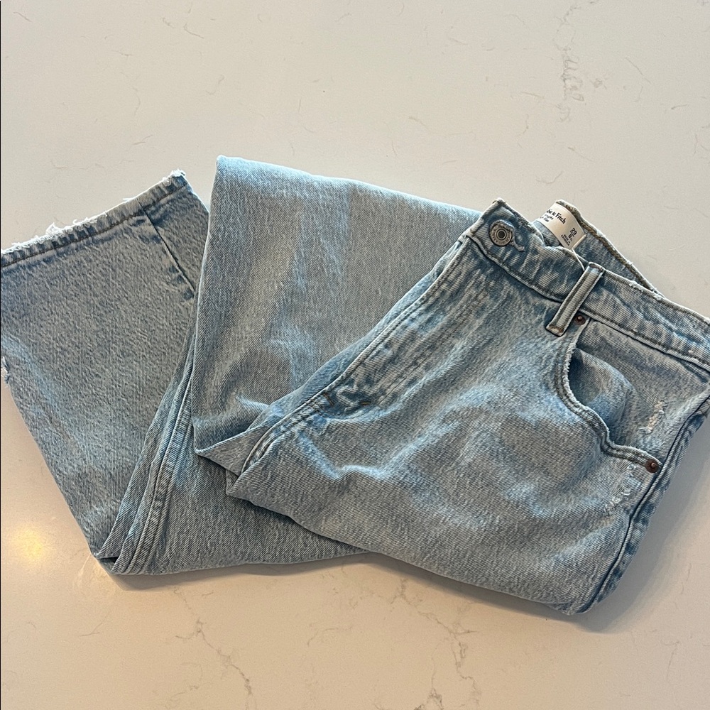 Abercrombie & Fitch Lt Blue 90s Straight Ultra High Rise Jeans 29/8  Extra Long